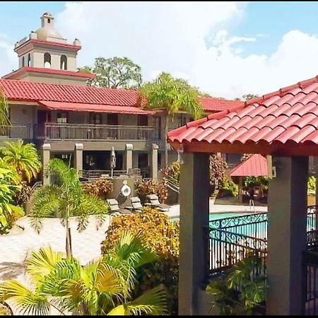Red Roof Inn Plus & Suites Tampa Exterior foto