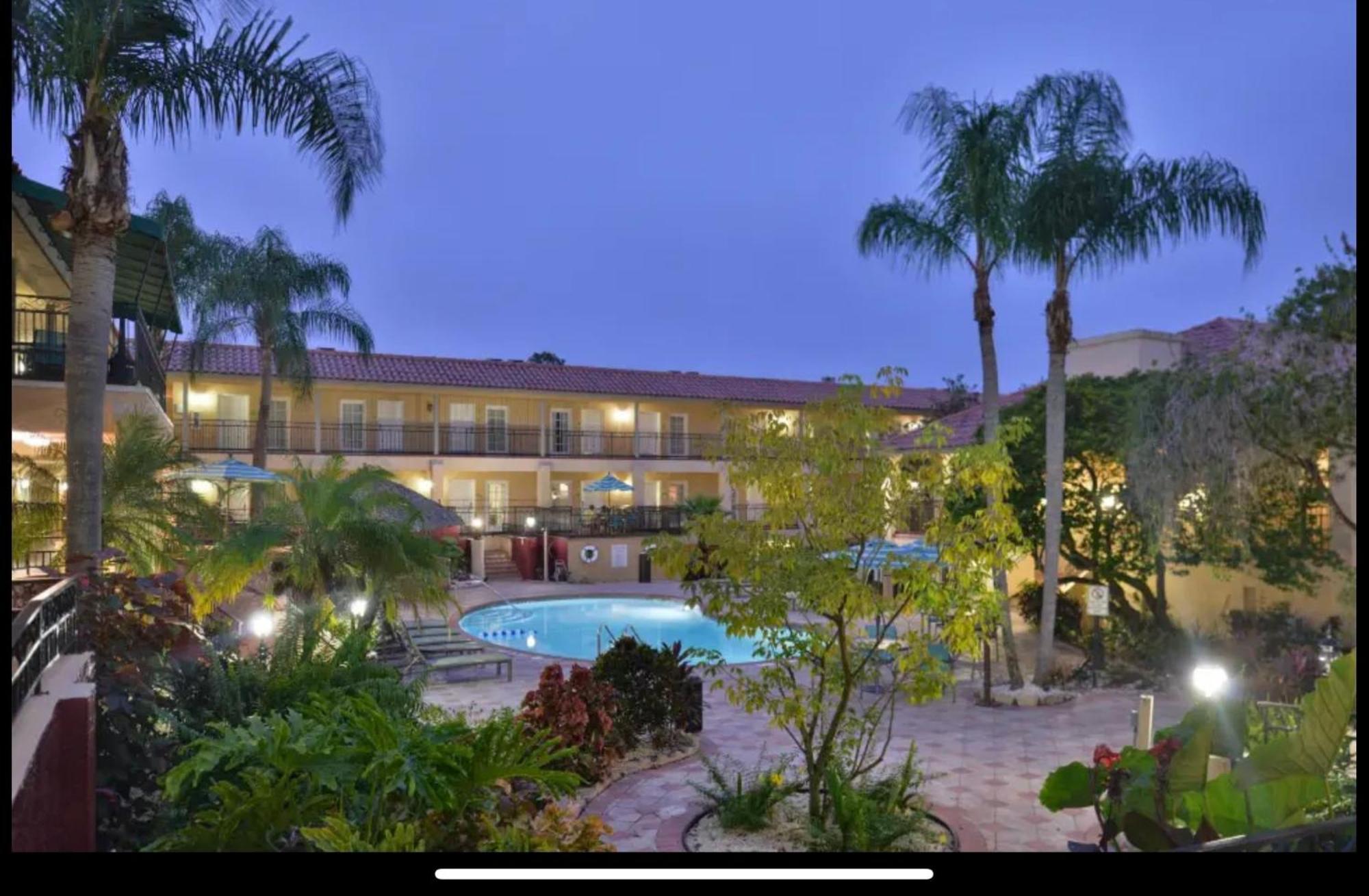 Red Roof Inn Plus & Suites Tampa Exterior foto