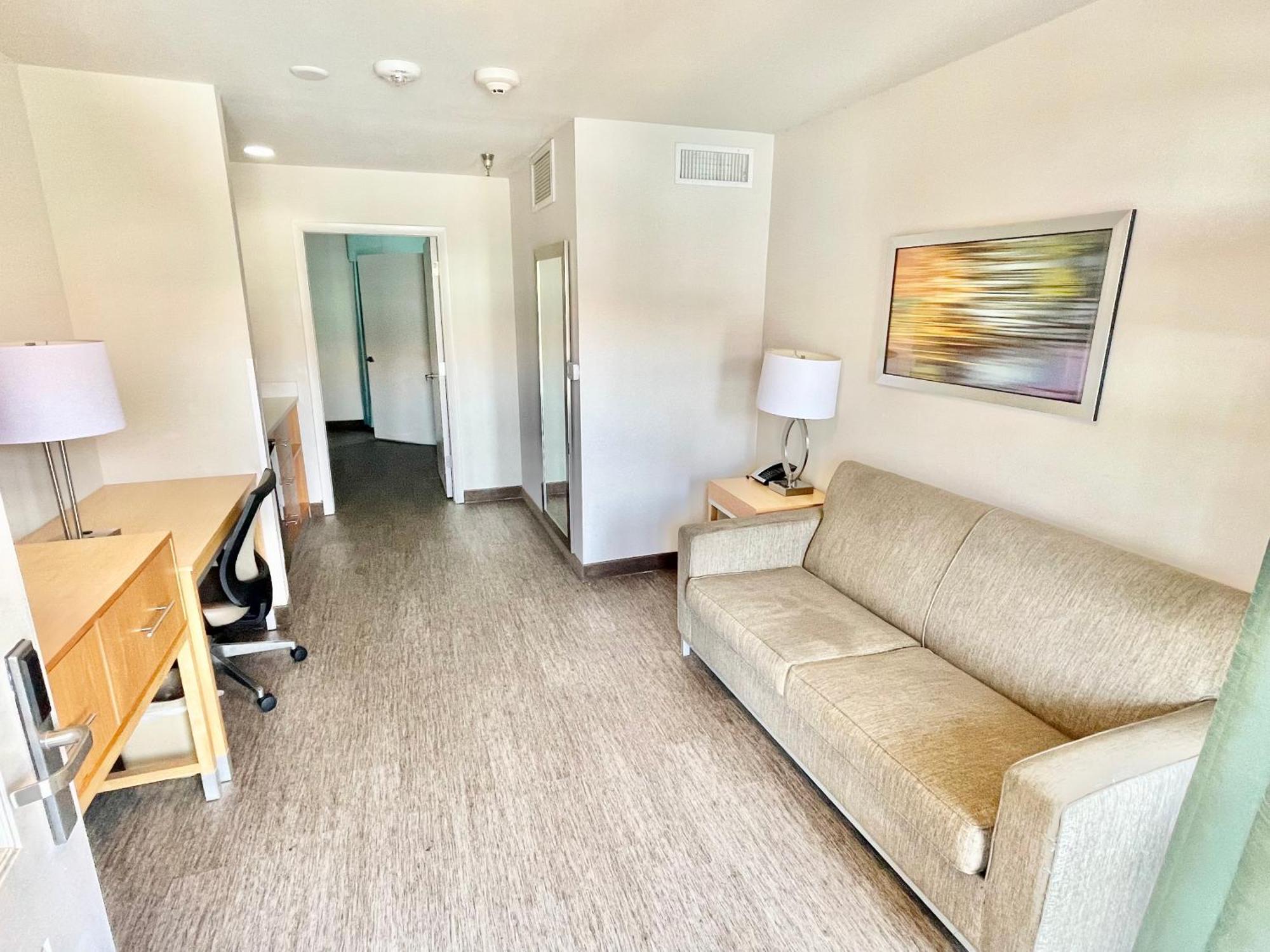 Red Roof Inn Plus & Suites Tampa Habitación foto